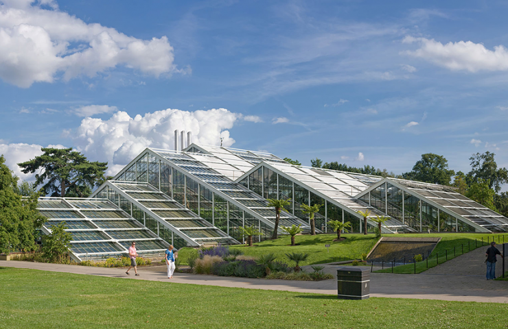 Samowystarczalne budynki „zeroenergetyczne”, które magazynują i produkują energię