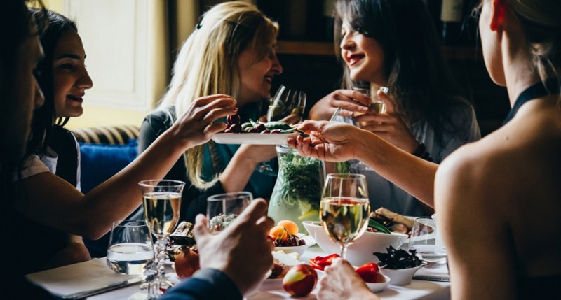 Odpowiednia temperatura w pomieszczeniu to podstawa przy spożywaniu posiłków